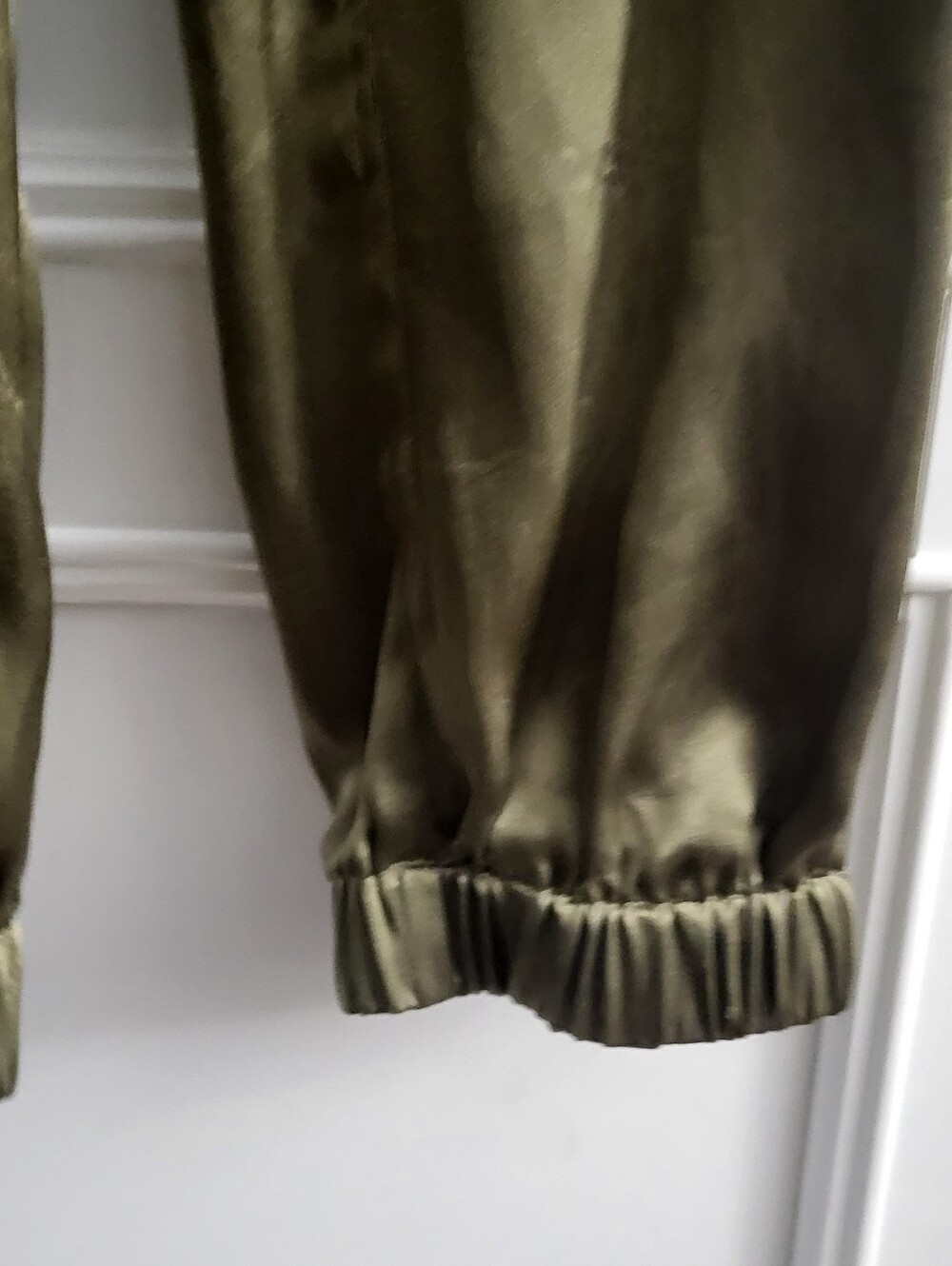 Joie Yolanda Women's Cargo Jogger Pants in Olive 100% Silk - L - Picture 4 of 8